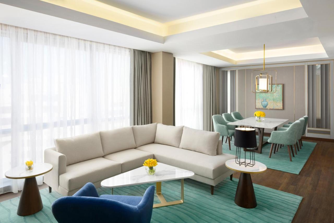 Grand Hyatt Al Khobar Hotel And Residences Eksteriør bilde A suite at the hotel