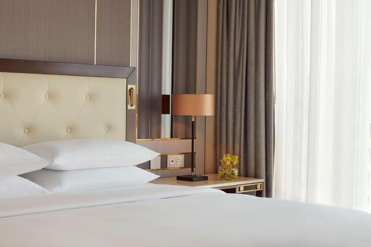Grand Hyatt Al Khobar Hotel And Residences Eksteriør bilde A bedroom at the hotel