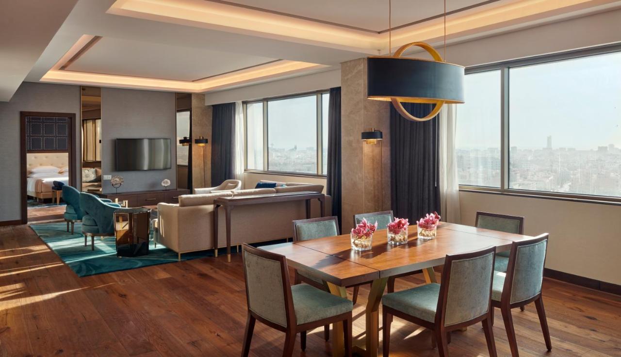 Grand Hyatt Al Khobar Hotel And Residences Eksteriør bilde A suite at the hotel